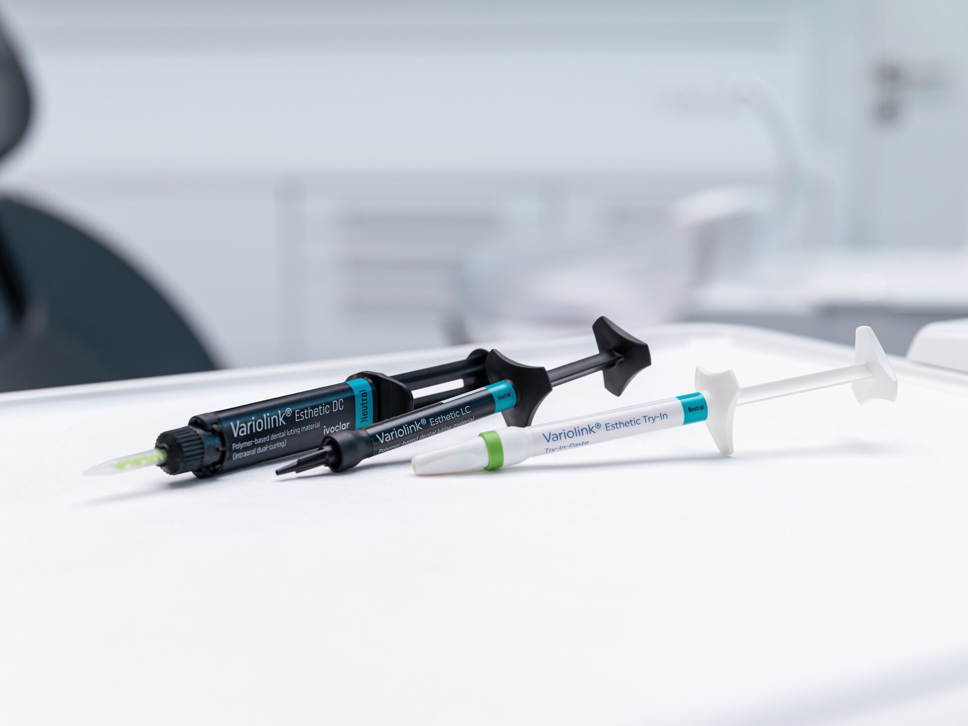 Exceeding in versatility Variolink Esthetic Ivoclar